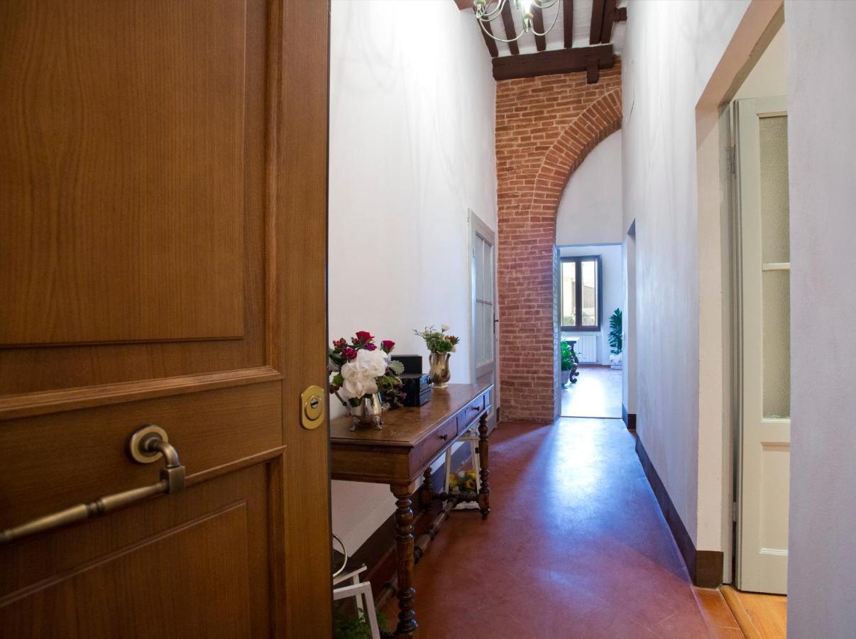 Апартаменты Residenza D'Epoca Palazzo Piccolomini Сиена Экстерьер фото