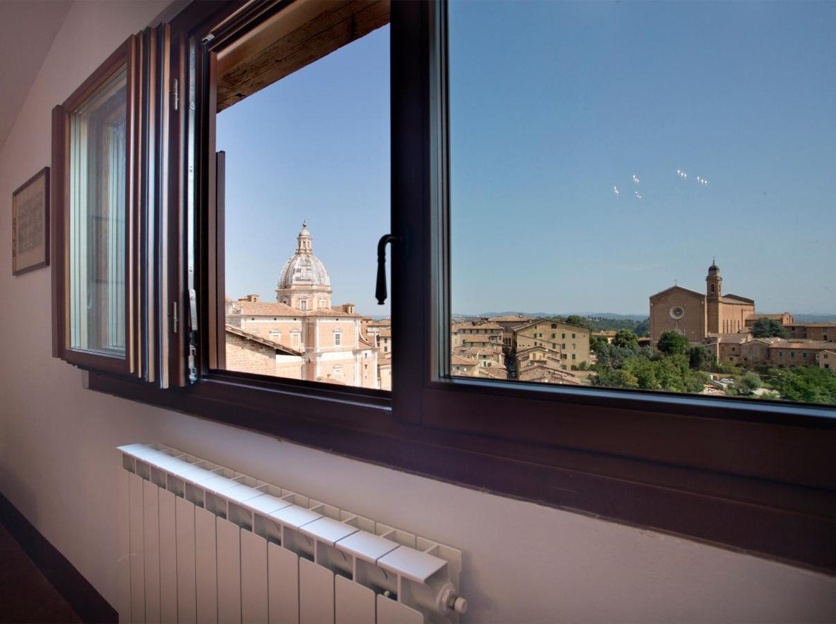 Апартаменты Residenza D'Epoca Palazzo Piccolomini Сиена Экстерьер фото