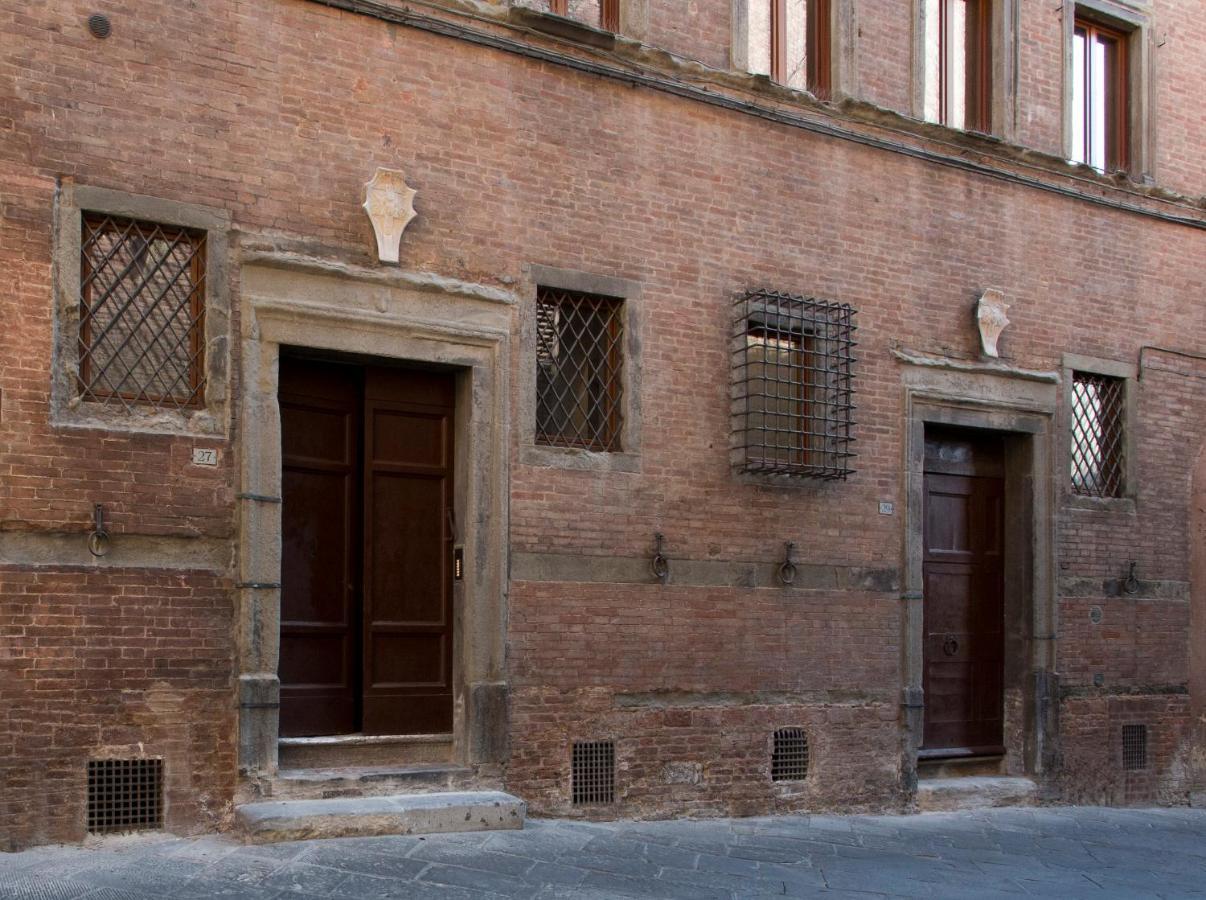 Апартаменты Residenza D'Epoca Palazzo Piccolomini Сиена Экстерьер фото
